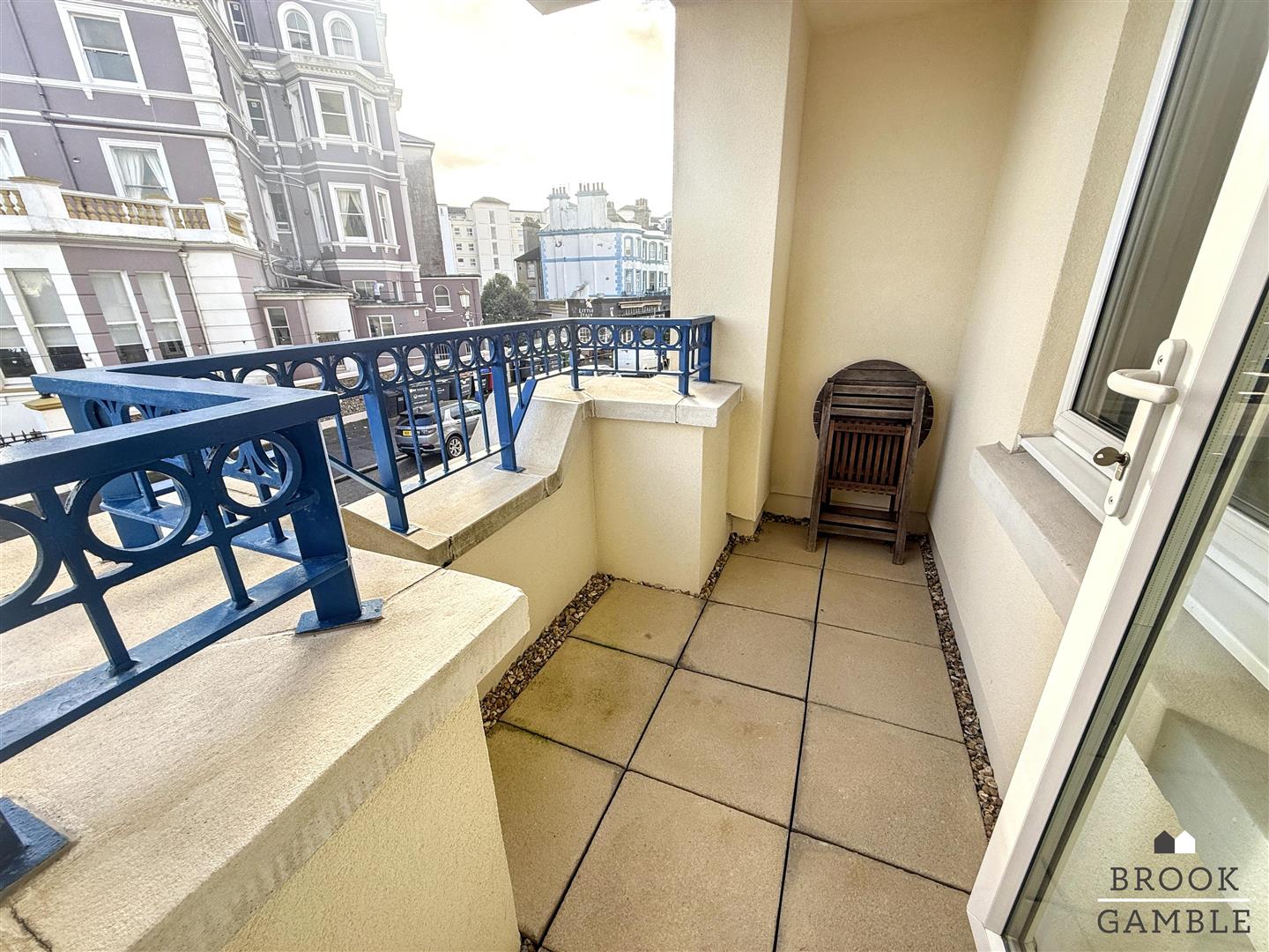 2 Bedroom Apartment. 54 Grand Parade in Eastbourne,  6